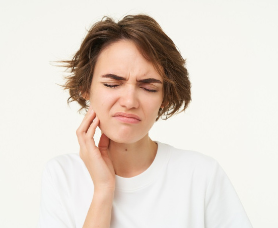 Jaki jest sposób na ból zęba z dziurą? Stomatolog doradza