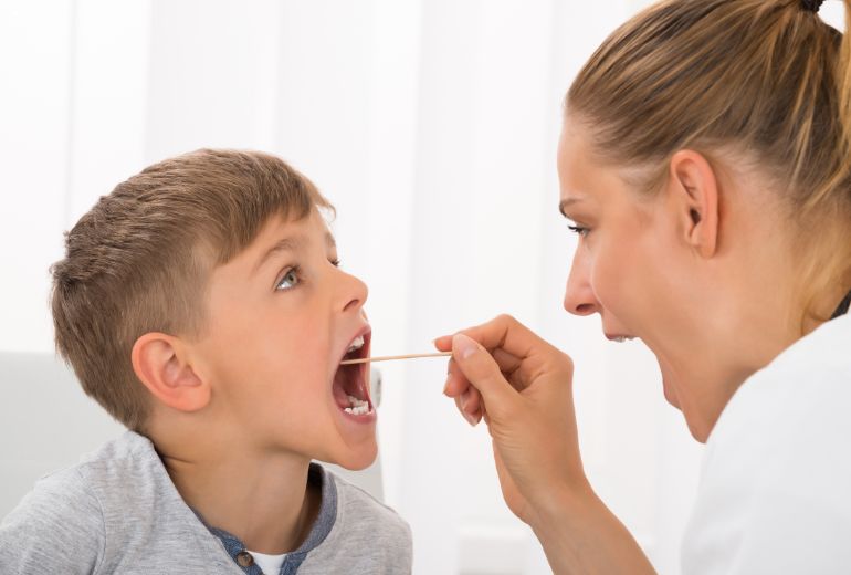 Opryszczkowe zapalenie jamy ustnej - objawy